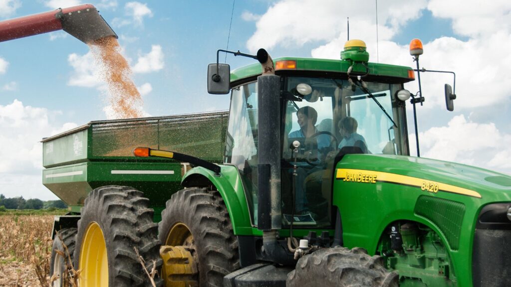 Como otimizar imagens e vídeos de produtos agrícolas para buscas no Google