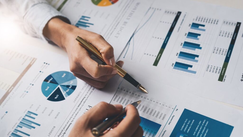 Descubra como as avaliações online impactam as vendas B2B no setor agro e aprenda a construir uma reputação sólida e confiável.