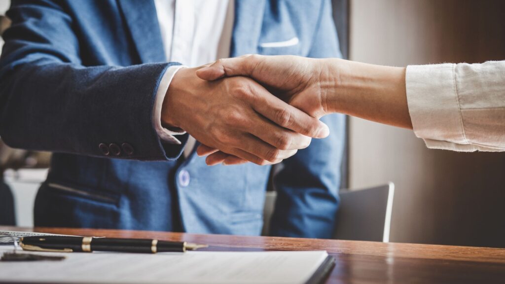 Descubra como construir uma autoridade digital no setor agro e se destacar em licitações privadas com estratégias de marketing eficazes.